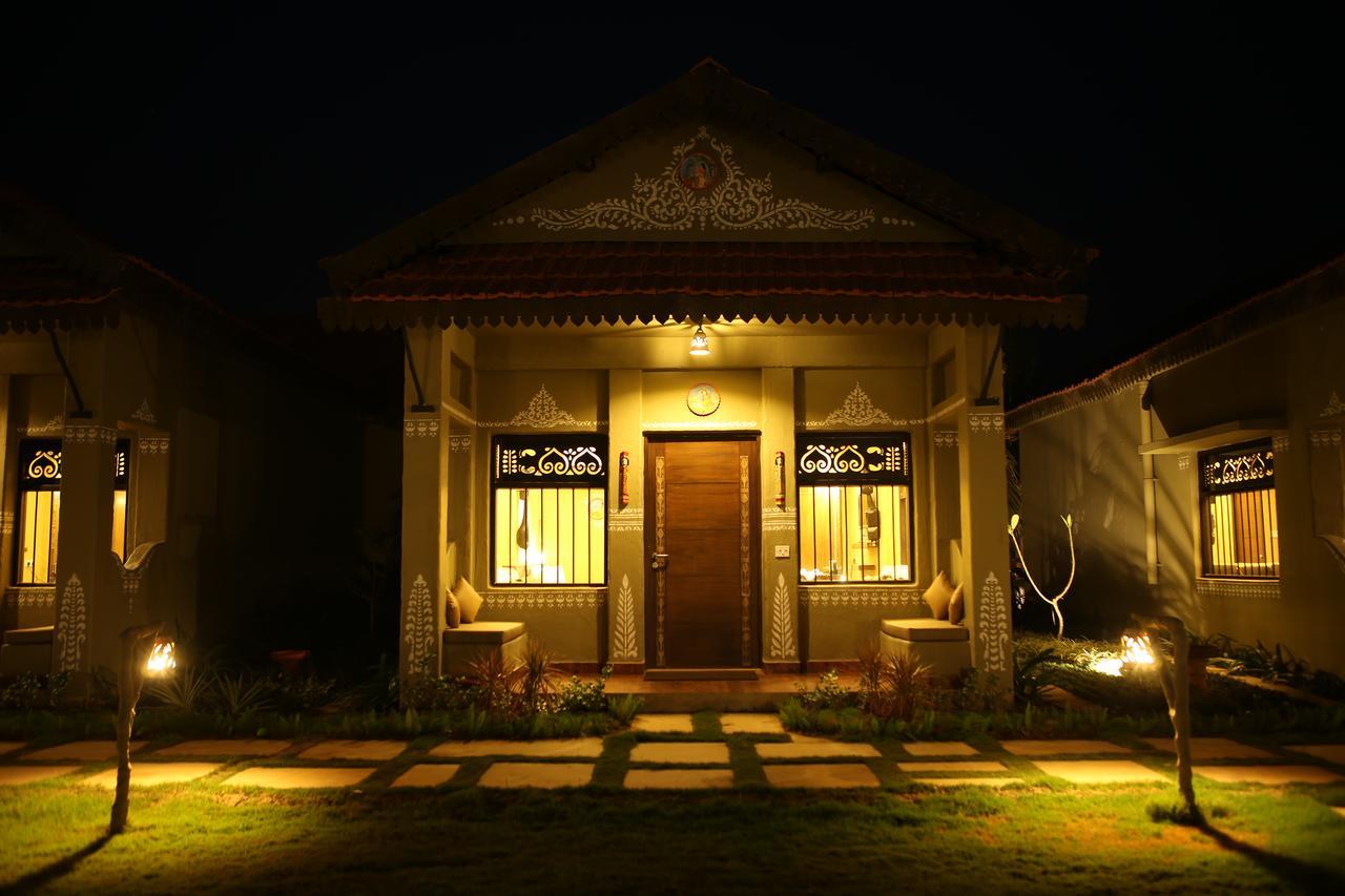 Breathing Earth - Rooms And Pool Calcutá Exterior foto
