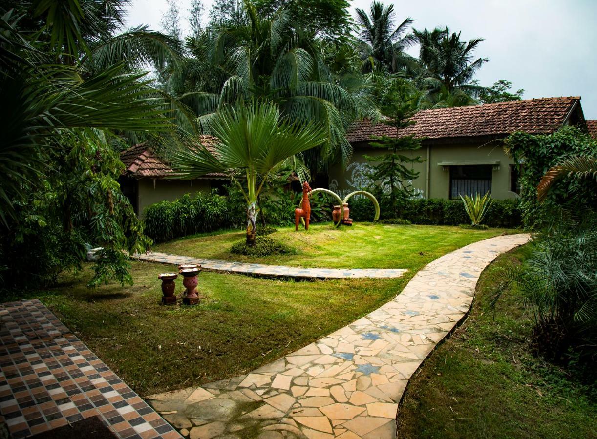 Breathing Earth - Rooms And Pool Calcutá Exterior foto
