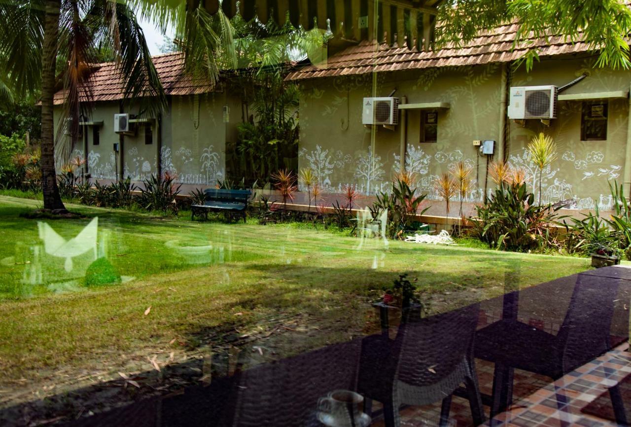 Breathing Earth - Rooms And Pool Calcutá Exterior foto